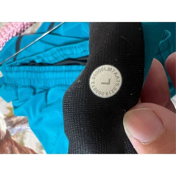 Lululemon Teal Blue Mens Shorts Size Large -A Few Small Snags - Picture 11 of 14